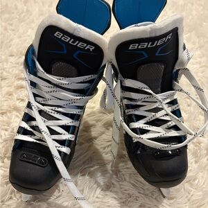 New- Bauer Black and Blue Ice Skates Y13